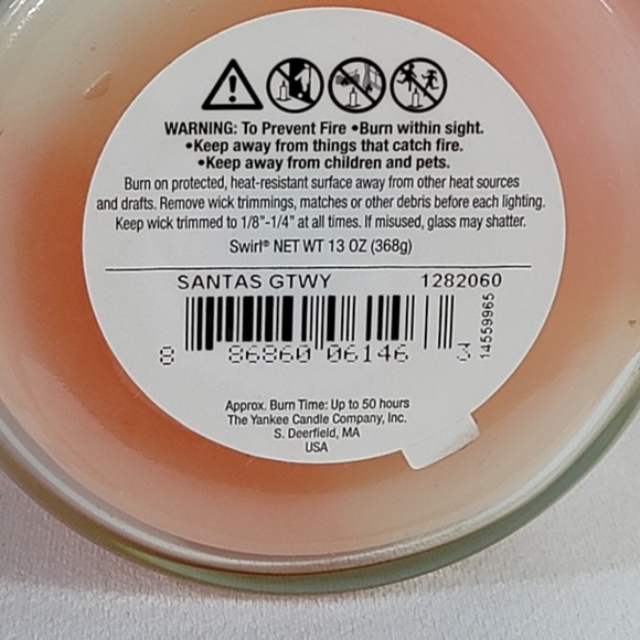 Yankee Candle Santas Getaway 13 Oz One Wick Jar Candle - Picture 7 of 11
